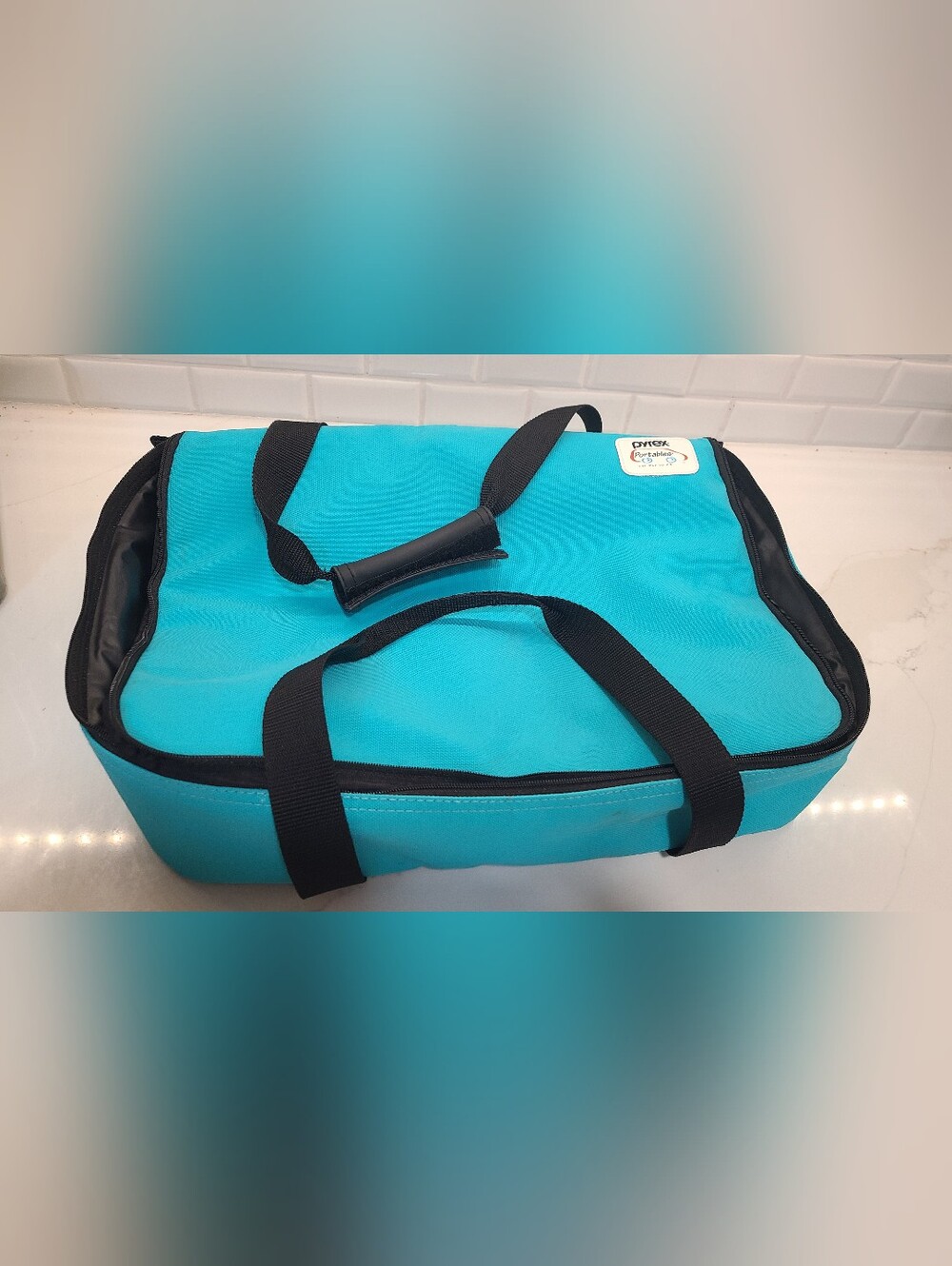 Pyrex Portables Turquoise Carrying Bag With Hot Pocket